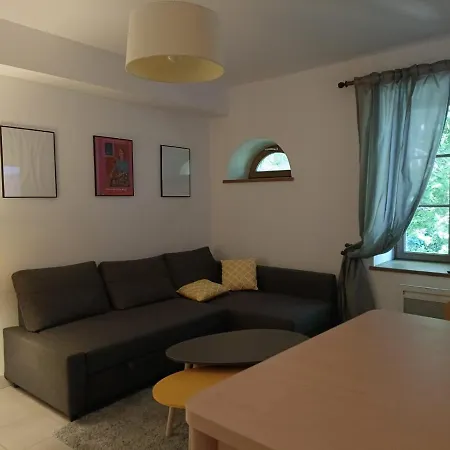 Le Petit Nid De Apartamento *