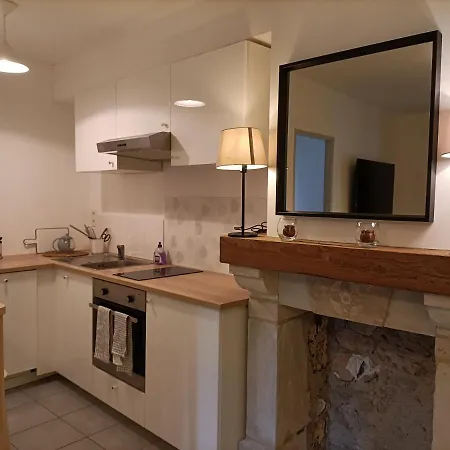 Le Petit Nid De Apartamento